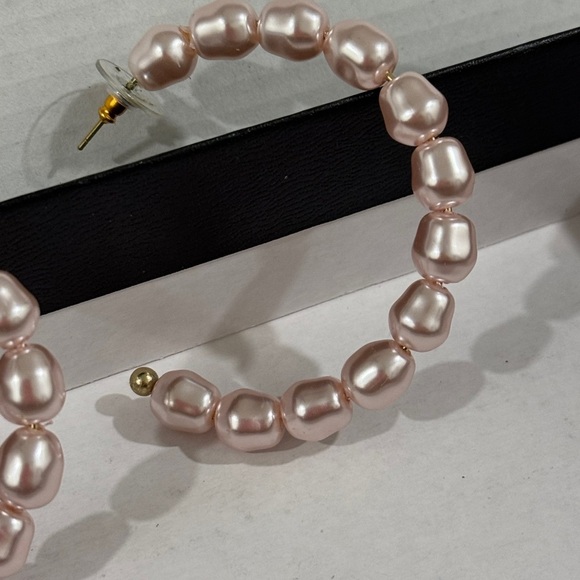 Elegant Pink Pearl Hoop Earrings – Lightweight & Trendy - Picture 3 of 3